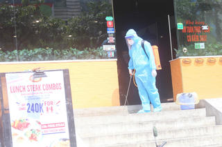Hà Nội: Phong tỏa, khử khuẩn nơi có ca nghi nhiễm Covid -19