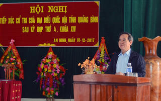 Trưởng Ban Kinh tế Trung ương tiếp xúc cử tri Quảng Bình