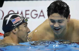 Kình ngư Singapore bất ngờ đánh bại Michael Phelps để đoạt HCV