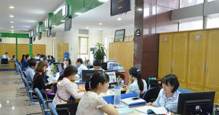 TP HCM: Bỏ quy định cấm công chức, viên chức mặc quần jean áo thun đi làm