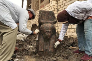 Ai Cập phát hiện tượng bán thân quý hiếm của vị Vua cổ đại Ramses II