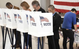 Wisconsin kiểm lại phiếu, bà Clinton có thể 'lội ngược dòng'?