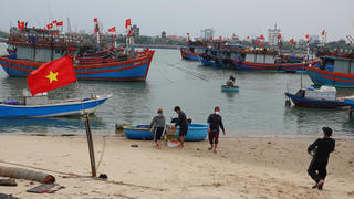 Điểm tựa giúp ngư dân vươn khơi