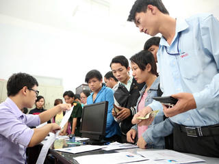 Thí sinh đăng ký xét tuyển đại học giảm: Ồ ạt ngành mới, lại lo bão hòa