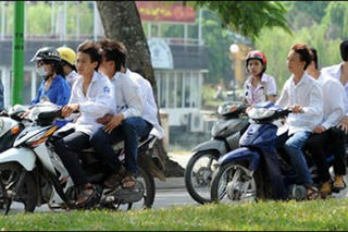 Cần giới hạn độ tuổi người điều khiển phương tiện giao thông