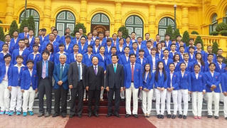 Chủ tịch nước gặp mặt đoàn Thể thao Việt Nam dự SEA Games 28