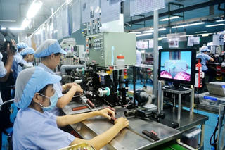 Việt Nam vào nhóm nước tăng trưởng kinh tế nhanh nhất