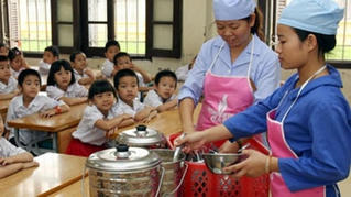 Vi sinh vật là tác nhân gây ngộ độc thực phẩm tại trường học