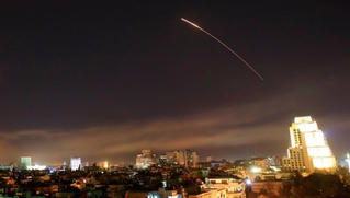 Israel bất ngờ không kích ở Syria