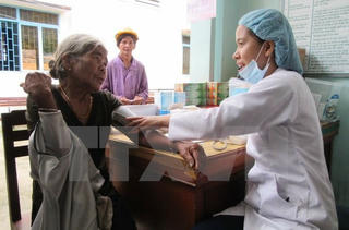 Khám và cấp thuốc miễn phí cho 2.300 người dân tỉnh Lai Châu