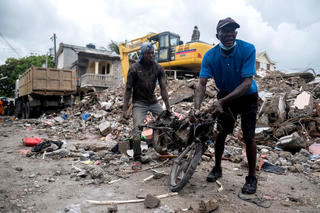Haiti điêu đứng sau thảm họa động đất