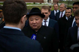 [VIDEO] Ông Kim Jong-un lần đầu trả lời phỏng vấn truyền thông nước ngoài tại Vladivostok