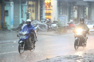 Hôm nay, miền Bắc tiếp tục có mưa to và giông