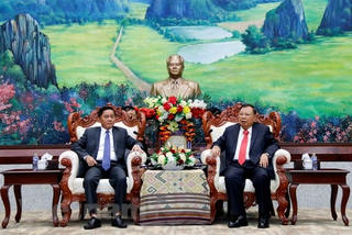 Lào muốn Việt Nam tiếp tục giúp đào tạo cán bộ kiểm tra Đảng