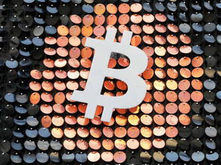 Bitcoin giảm sâu sau những tuyên bố của CEO Tesla