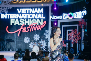 Diva Hồng Nhung, Lê Hiếu khoe giọng hát đỉnh cao tại Lễ hội thời trang quốc tế Việt Nam VIFF 