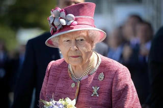 Nữ hoàng Elizabeth 'bật đèn xanh' cho Brexit, rút Anh khỏi EU