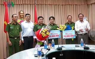 Thưởng nóng lực lượng phá vụ án bắt, giữ người trái pháp luật