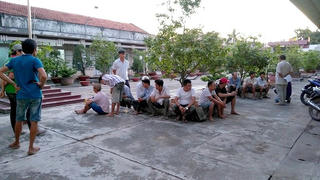 Bắt giữ 16 người trong tụ điểm đá gà ở Tiền Giang