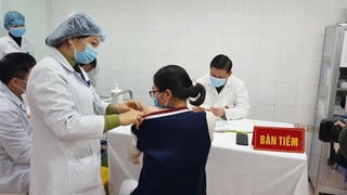 Vaccine ngừa Covid-19: Ưu tiên tiêm trước ở các vùng có dịch