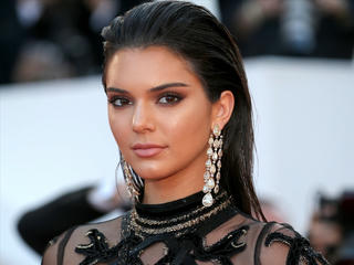 Người nổi tiếng: Kendall Jenner kiếm tiền siêu nhất làng mẫu