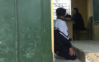 Hà Nội: Yêu cầu làm rõ việc cô giáo bắt học sinh quỳ trong lớp