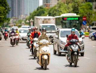 Hà Nội trời nóng hầm hập ngày cuối tuần, có nơi trên 40 độ C