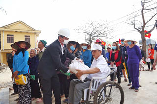 Xuất cấp gạo hỗ trợ người dân trong dịp Tết Nguyên đán Tân Sửu