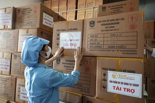 T&T Group 'tiếp sức' 500.000 bộ bơm tiêm vaccine Covid-19 cho TP HCM
