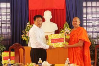 Đồng bào Khmer Tây Nam Bộ rộn ràng đón lễ Sene Dolta