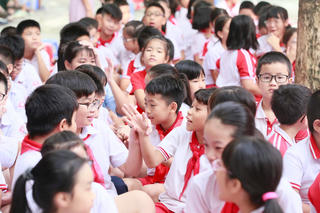 Học sinh ở 25 địa phương vẫn được đến trường