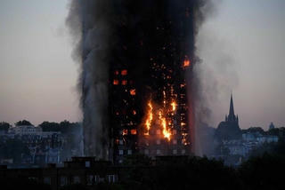 Nạn nhân vụ cháy chung cư Grenfell ở Anh kiện 3 công ty Mỹ