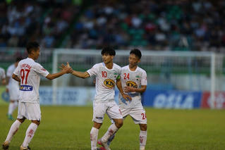 Vòng 17 V-League: FLC Thanh Hoá bại trận, cuộc đua vô địch trở nên nóng bỏng