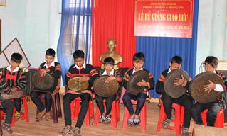 Trên 130 thanh, thiếu niên được truyền dạy diễn tấu cồng chiêng