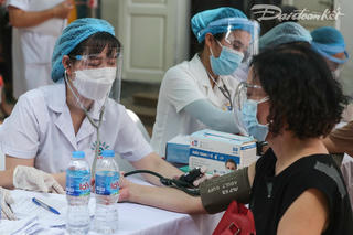 Bộ Y tế: Không cần đo huyết áp tất cả người tiêm vaccine Covid-19