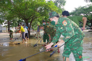 Đứng dậy sau mưa lũ