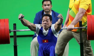 Long An khen thưởng đột xuất VĐV Lê Văn Công