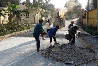 Mường Ảng (Điện Biên): Người dân đồng loạt bàn giao mặt bằng làm đường giao thông
