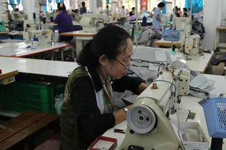 Thiếu chính sách hỗ trợ sinh kế cho người cao tuổi
