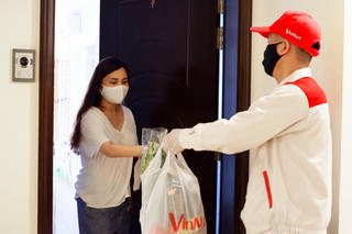 VinMart 'đi chợ hộ', giúp người dân không phải ra khỏi nhà vẫn có hàng tốt