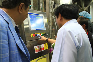 Vận hành dây chuyền sản xuất nước giải khát hiện đại nhất thế giới