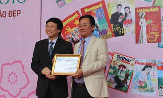 Báo Đại Đoàn Kết đoạt giải A gian trưng bày Báo Xuân Bính Thân – Hà Nội 2016