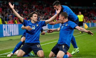 EURO 2020: Thắng Áo khó khăn, tuyển Ý vất vả đi tiếp