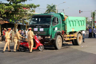 Một nữ sinh viên tử vong do tai nạn giao thông