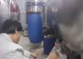 Kiểm tra vi phạm sản xuất kinh doanh rượu 'siêu rẻ' tại Hưng Yên