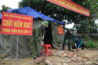 Phòng, chống Covid-19: Giám sát y tế khép kín với người nhập cảnh