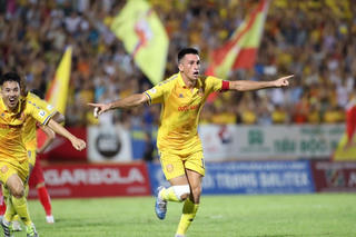 Cuộc đua trụ hạng V-League:  Khó lường tới phút cuối