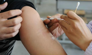 Trung Quốc bắt 200 người liên quan vaccine hết hạn