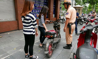 Hà Nội: Xử phạt 135 mô tô, xe máy điện trong ngày đầu tiên