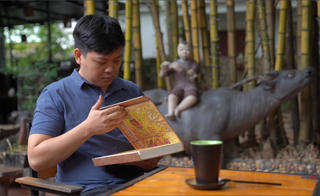 Đắm say với phiên bản sách đặc biệt làm từ chất liệu lụa tơ tằm thủy ấn